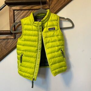 Patagonia Down Sweater Vest -lime green 3T